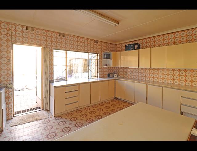 5 BEDROOM HOUSE FOR SALE IN ORANGE GROVE